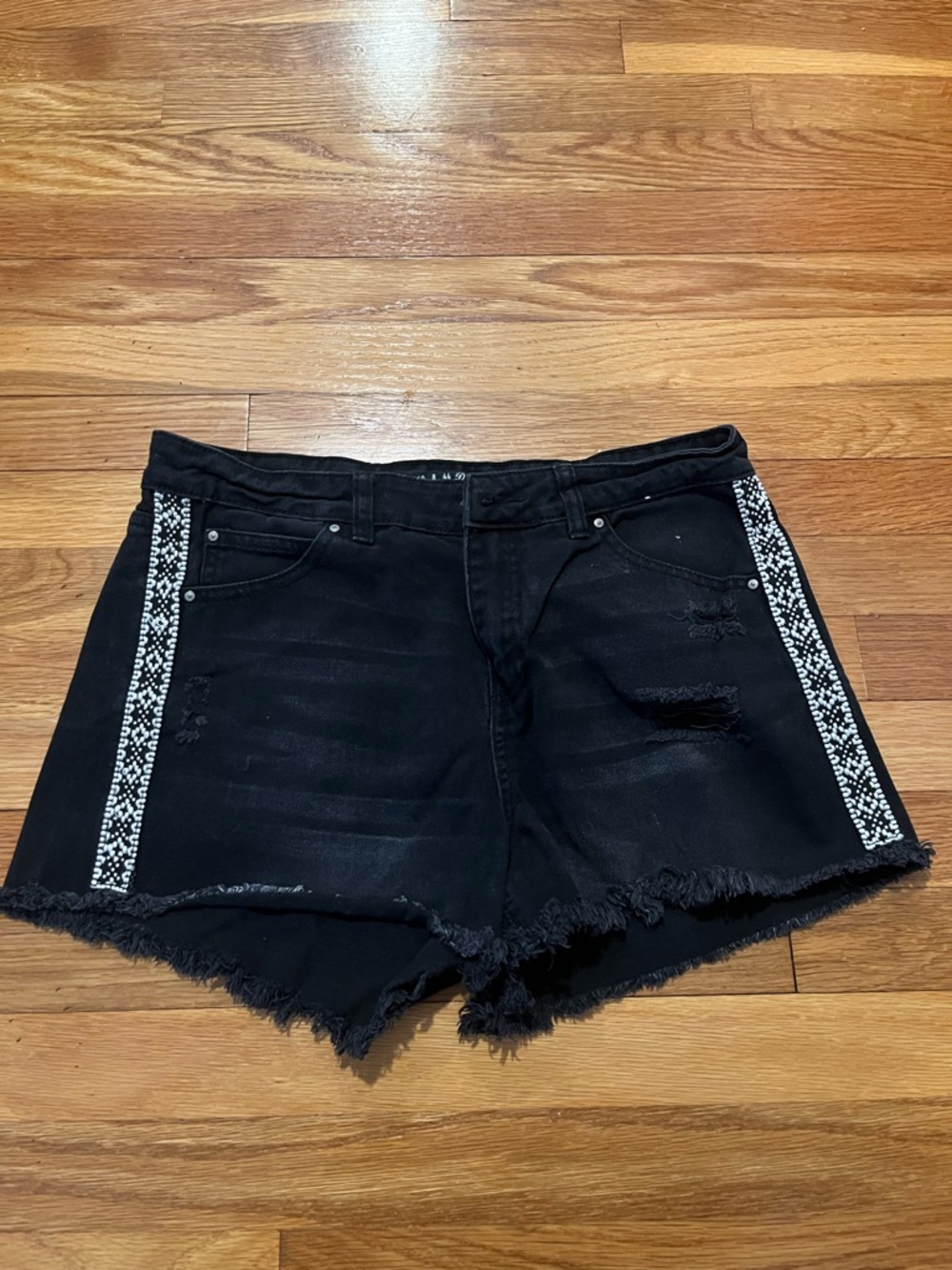Denim&Co Black Distressed Jean Shorts with White Embroidered Side Trim